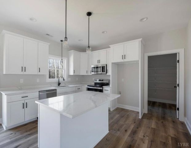 3 Leesville Road, Lynch Station, VA 24571