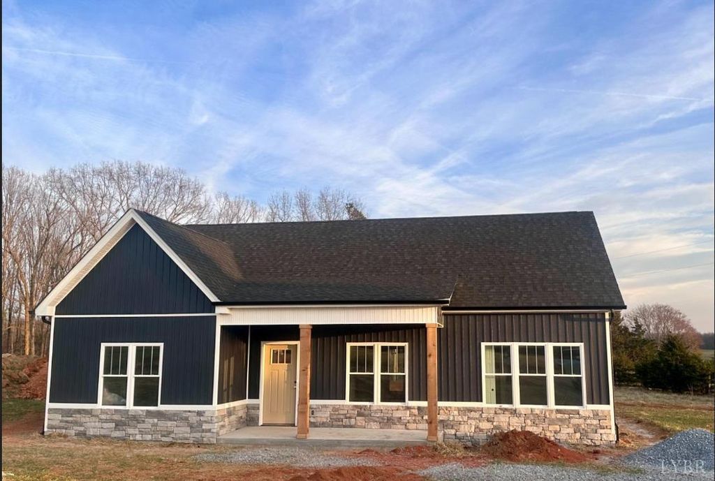 3 Leesville Road, Lynch Station, VA 24571