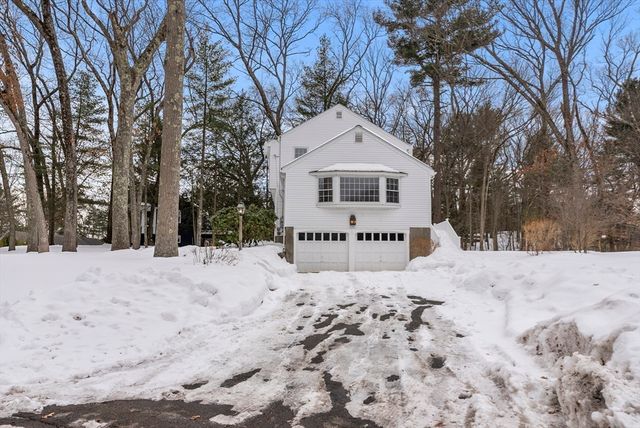 33 Oak Hill Rd, Wayland, MA 01778