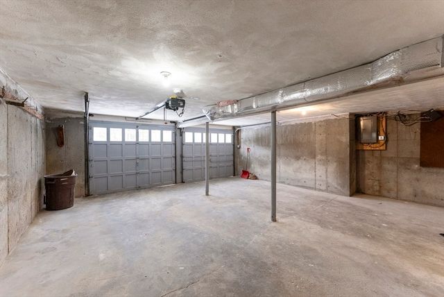 33 Oak Hill Rd, Wayland, MA 01778