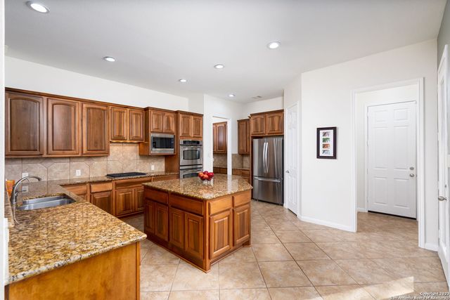 27611 Autumn Ter, Boerne, TX 78006