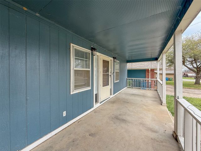 713 Glen Rhea Drive, Lake Dallas, TX 75065