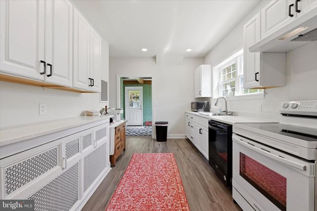 35 S 13TH AVE, Coatesville, PA 19320