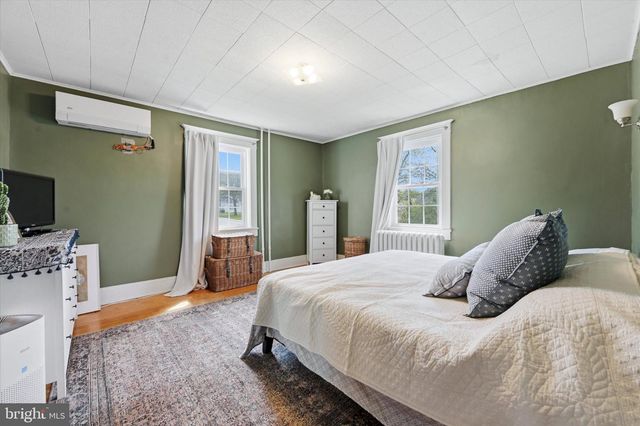 35 S 13TH AVE, Coatesville, PA 19320
