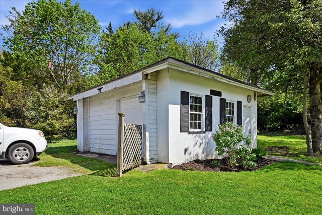 35 S 13TH AVE, Coatesville, PA 19320