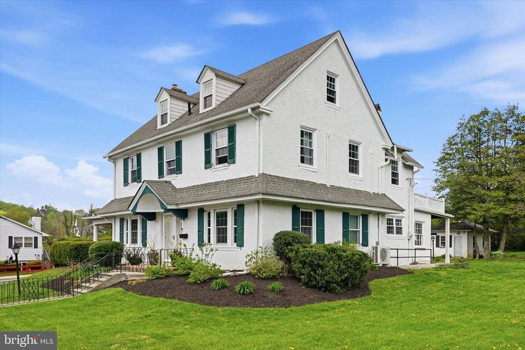 35 S 13TH AVE, Coatesville, PA 19320
