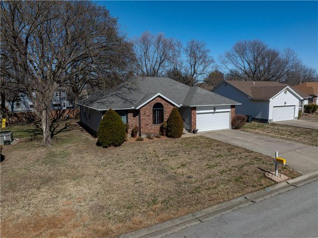 623 Windsor Circle, Pittsburg, KS 66762