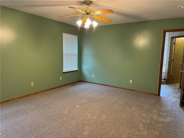 623 Windsor Circle, Pittsburg, KS 66762