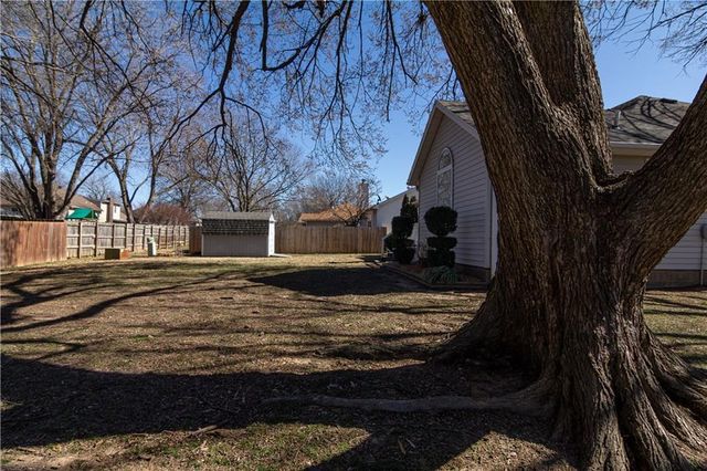 623 Windsor Circle, Pittsburg, KS 66762