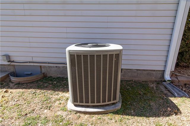 623 Windsor Circle, Pittsburg, KS 66762