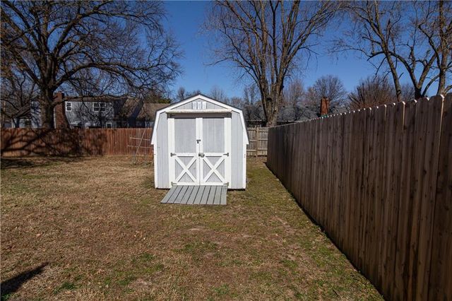 623 Windsor Circle, Pittsburg, KS 66762