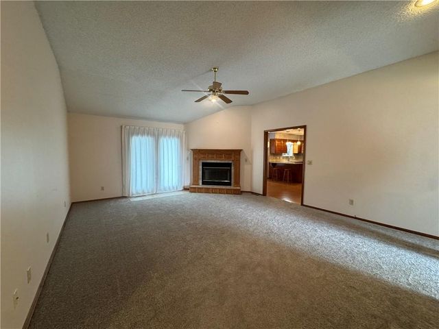 623 Windsor Circle, Pittsburg, KS 66762