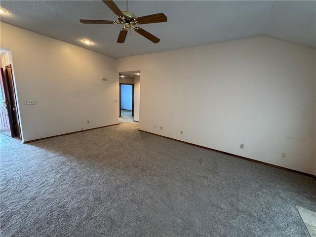 623 Windsor Circle, Pittsburg, KS 66762