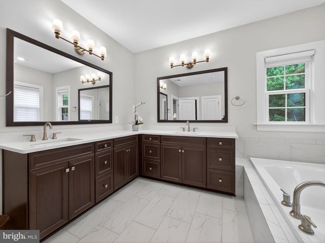126 CORNELL RD, Newtown, PA 18940