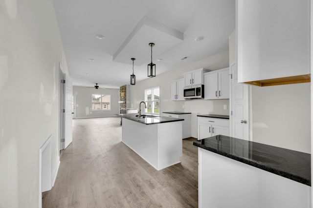 195 Leitrim Dr, Clarksville, TN 37042