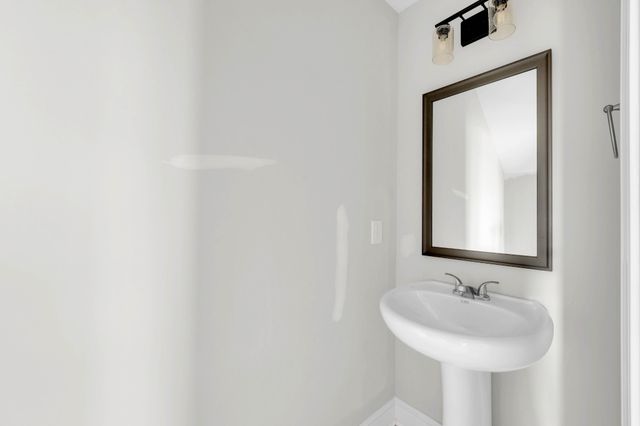 195 Leitrim Dr, Clarksville, TN 37042