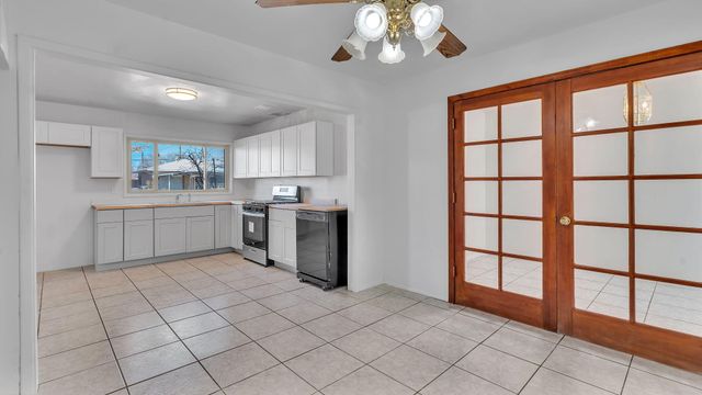 8100 Hannett Avenue NE, Albuquerque, NM 87110
