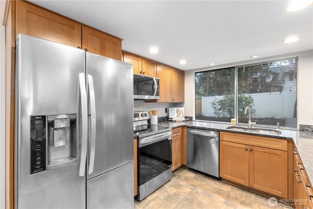 5607 173rd Place SW, Lynnwood, WA 98037