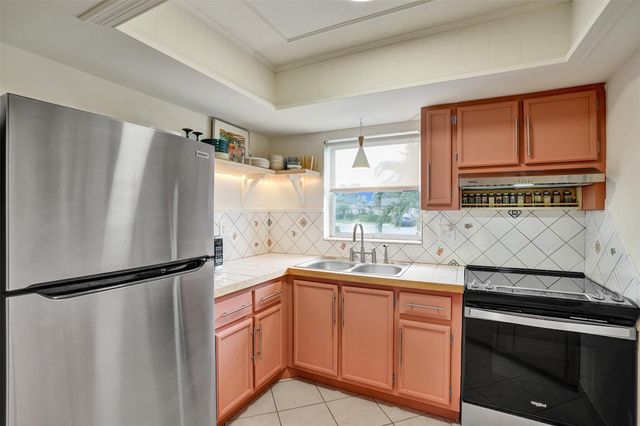 2592 Dudley Dr E A, West Palm Beach, FL 33415