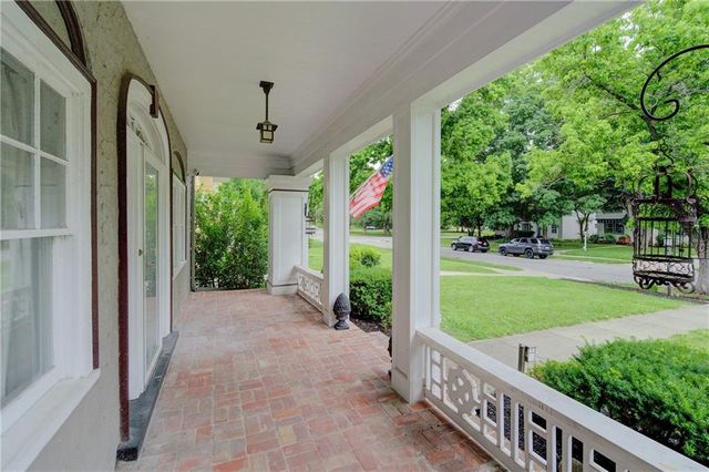 1033 W 71 Terrace, Kansas City, MO 64114