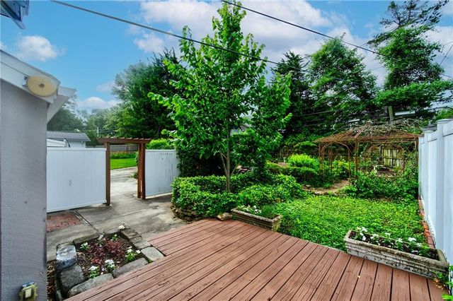 1033 W 71 Terrace, Kansas City, MO 64114