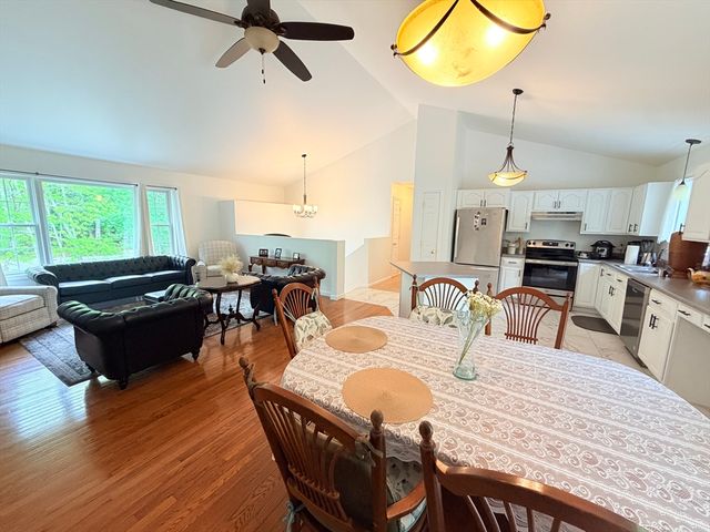 276 New Sherborn Rd, Athol, MA 01331