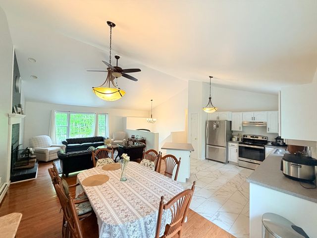 276 New Sherborn Rd, Athol, MA 01331
