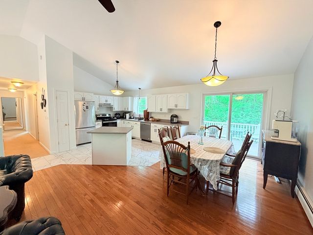 276 New Sherborn Rd, Athol, MA 01331