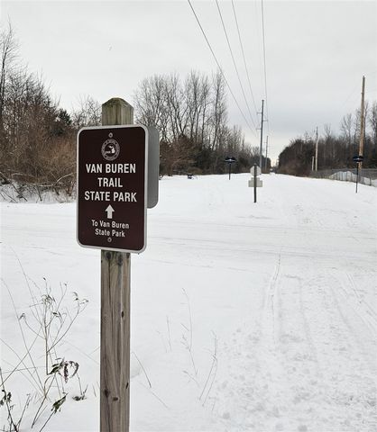 14th Avenue, South Haven, MI 49090