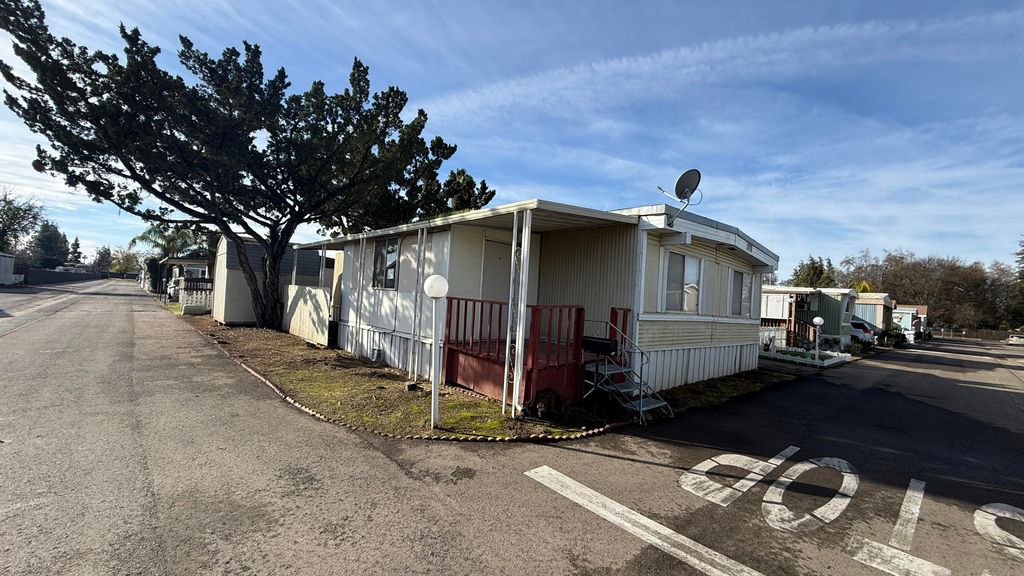 415 N Akers Street 104, Visalia, CA 93291