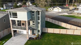 9513 38th Street E, Edgewood, WA 98371