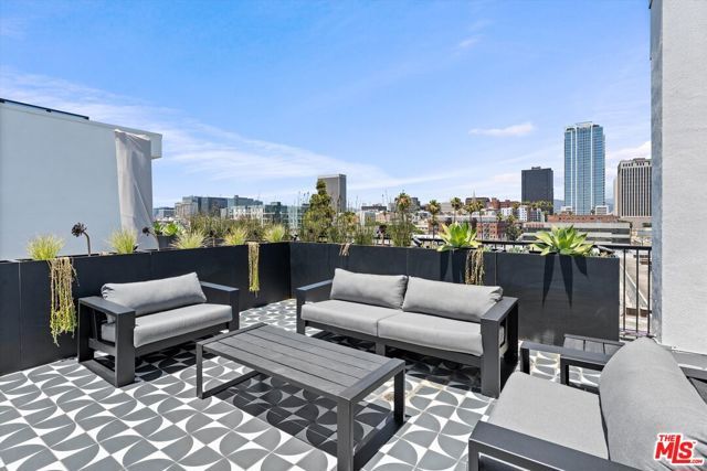 904 S New Hampshire Avenue 304, Los Angeles, CA 90006