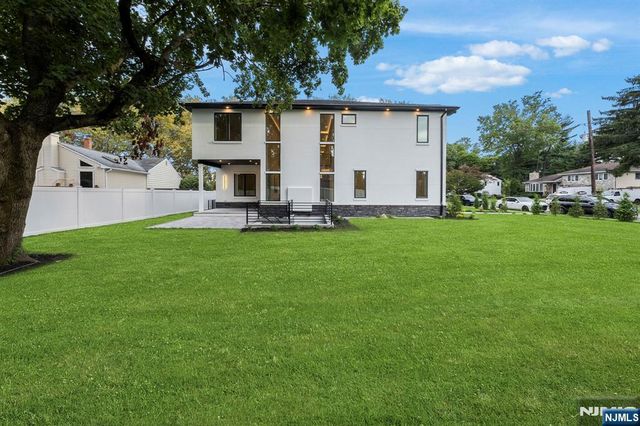 761 Cathy Ann Court, Paramus, NJ 07652
