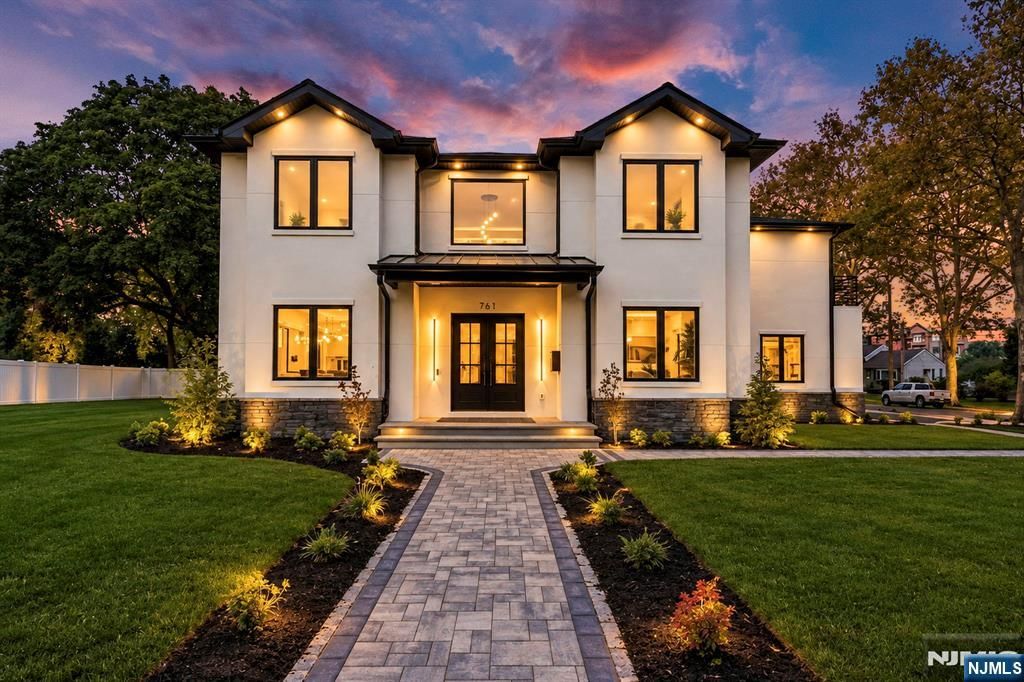 761 Cathy Ann Court, Paramus, NJ 07652