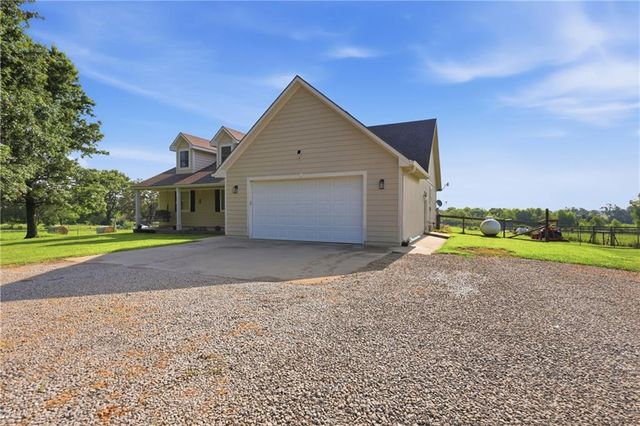 14711 NE State Route E Highway, Adrian, MO 64720