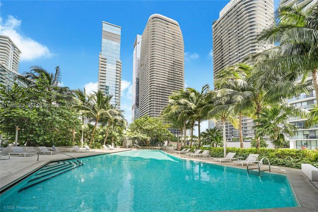 88 SW 7th St 4101, Miami, FL 33130