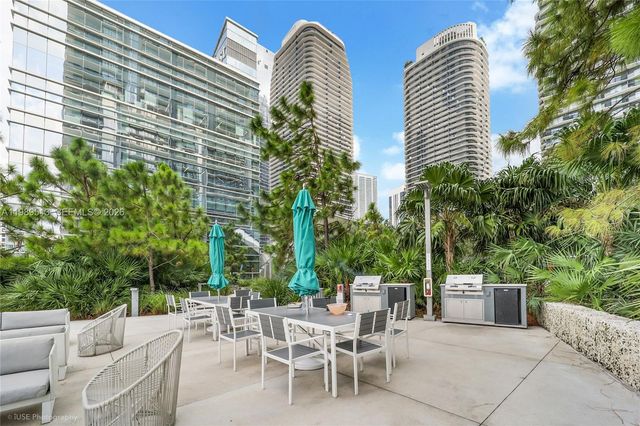 88 SW 7th St 4101, Miami, FL 33130