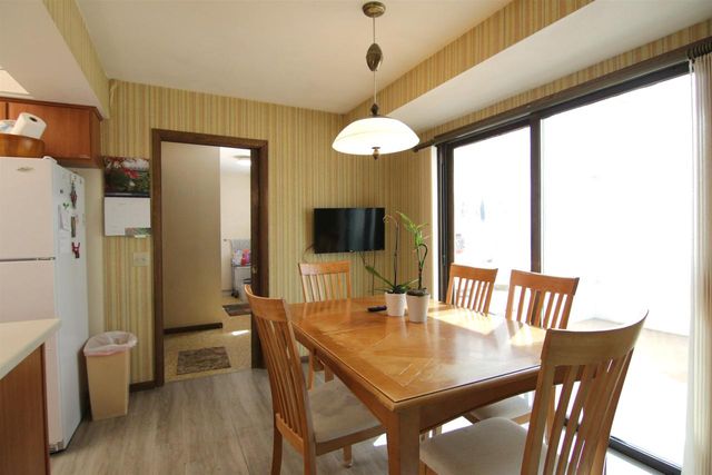 6517 Inner Drive, Madison, WI 53705