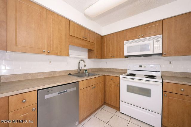 5811 ATLANTIC Boulevard 253, Jacksonville, FL 32207