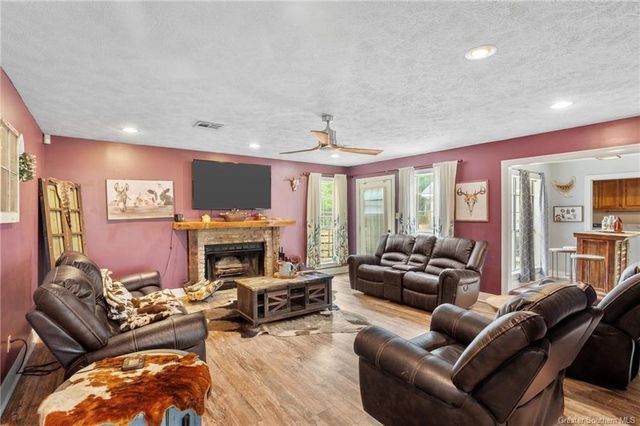 928 Crawford Drive, Lake Charles, LA 70611