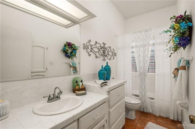 2006 Meadow Way Drive, Mission, TX 78572