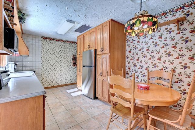 16 Hempstead Street, Holtsville, NY 11742