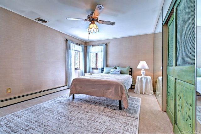 16 Hempstead Street, Holtsville, NY 11742