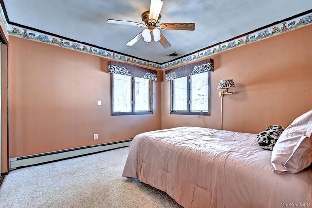 16 Hempstead Street, Holtsville, NY 11742