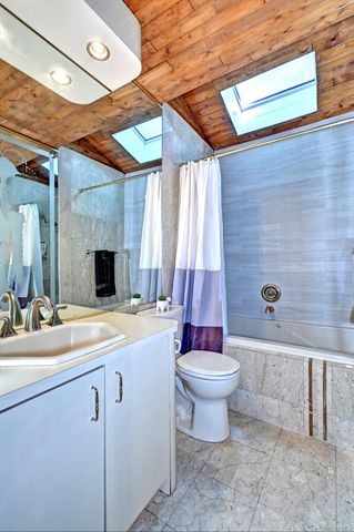 16 Hempstead Street, Holtsville, NY 11742