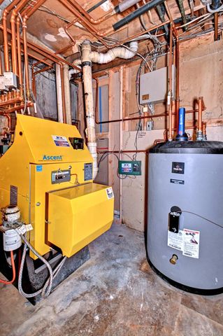 16 Hempstead Street, Holtsville, NY 11742