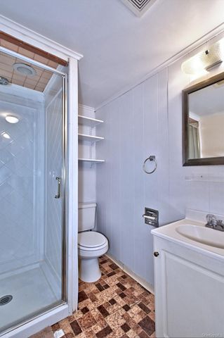 16 Hempstead Street, Holtsville, NY 11742