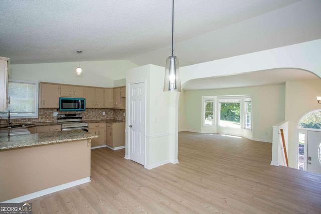 13 Dawn Drive SE, Cartersville, GA 30121