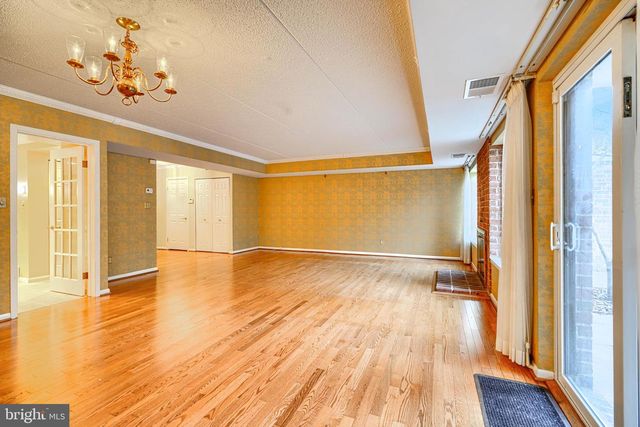 17 OAKHAMPTON DR, Lutherville Timonium, MD 21093