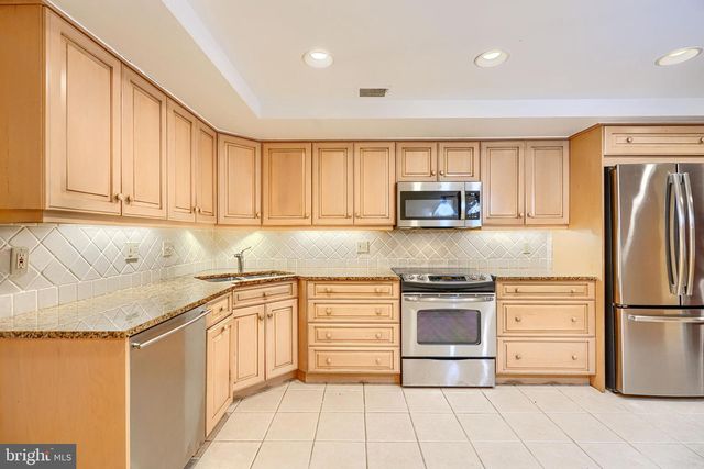 17 OAKHAMPTON DR, Lutherville Timonium, MD 21093